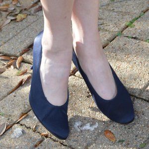 Stuart Weissman Navy Blue Satin Pump Three Inch Heels Size 7.5